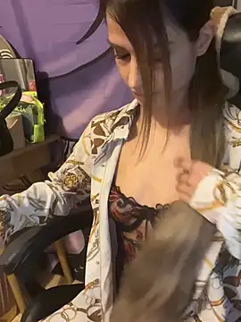 LaPetitechienne1 online show from December 21, 2024, 9:47 pm