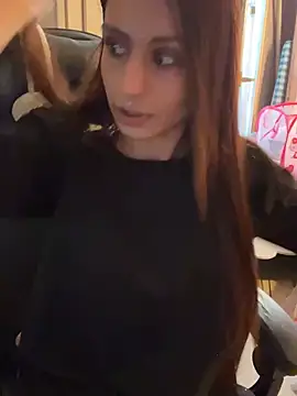 LaPetitechienne1 online show from January 19, 2025, 1:44 pm