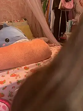 LaPetitechienne1 online show from February 19, 2025, 3:27 pm