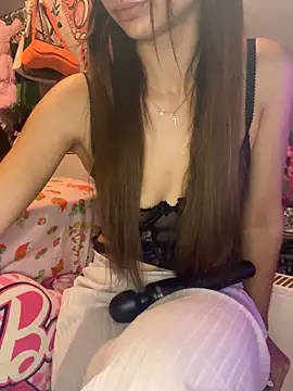 LaPetitechienne1 online show from October 9, 2025, 8:29 pm