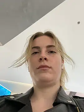 KissMissAngela online show from March 13, 2025, 12:35 pm