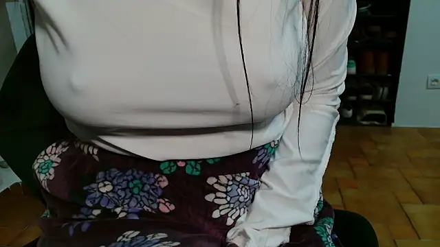 Snapshot of patatinahot87 chatting on January 10, 2026, 4:53 pm patatinahot87 online show from January 10, 2026, 4:53 pm