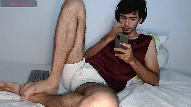 Snapshot of bear_97s chatting on July 8, 2026, 9:52 pm bear 97s online show from July 8, 2026, 9:52 pm