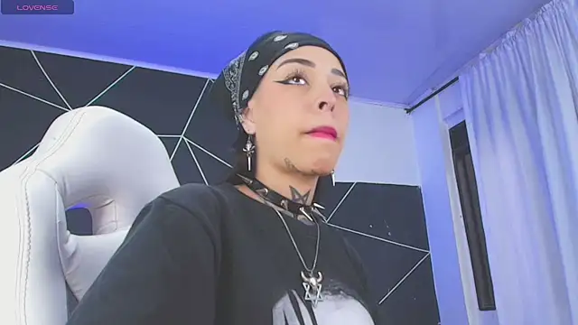 farichell online show from December 22, 2025, 9:12 pm