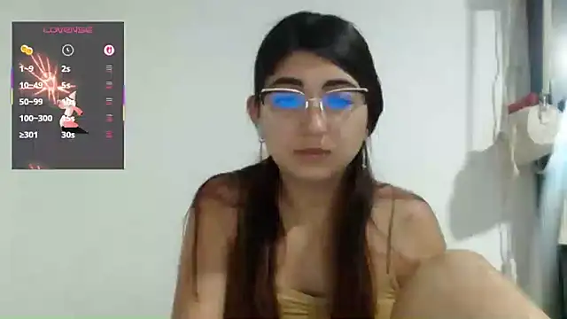 esteni online show from March 18, 2025, 1:53 pm