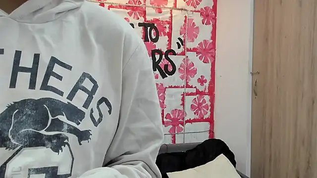 Mhelanny2 online show from March 13, 2025, 10:10 pm