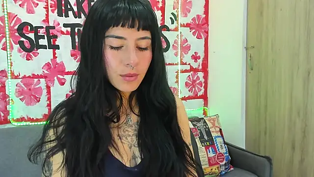 Mhelanny2 online show from March 20, 2025, 7:47 am