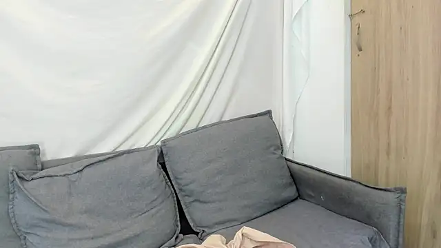 Mhelanny2 online show from September 28, 2025, 5:57 am