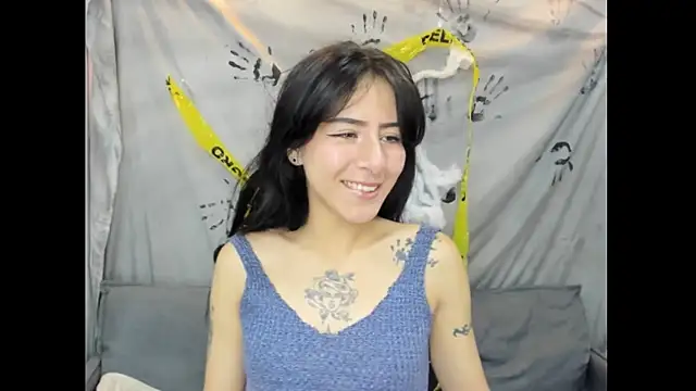 Mhelanny2 online show from October 28, 2025, 5:04 pm