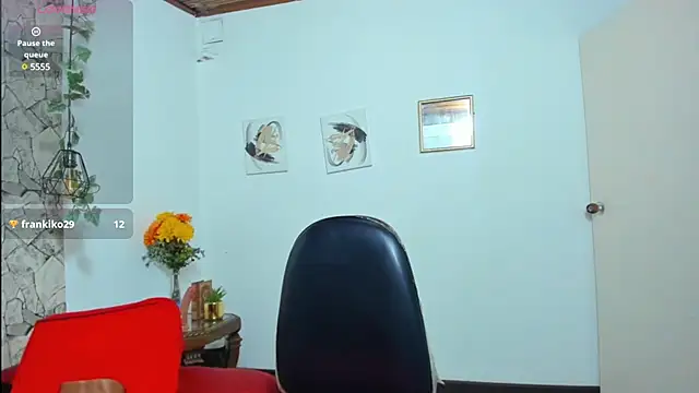 Snapshot of yasmin_goldenst chatting on February 28, 2025, 7:56 pm yasmin goldenst online show from February 28, 2025, 7:56 pm