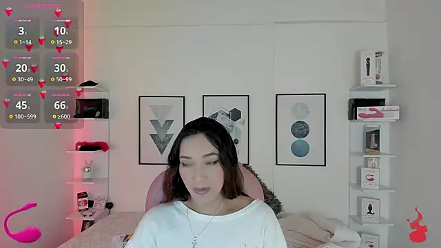 cristal  hot 1 online show from January 17, 2025, 4:06 am