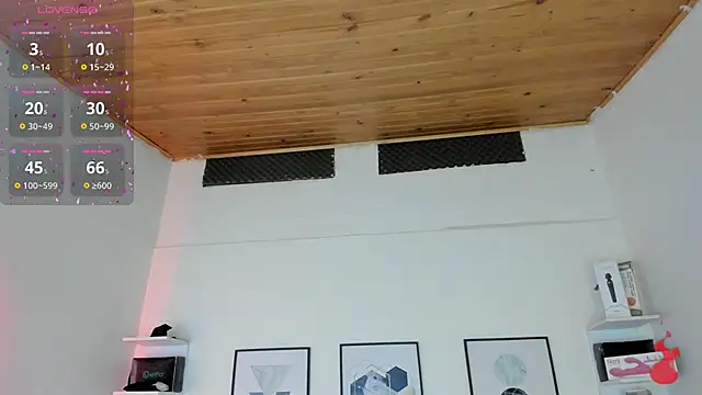 cristal  hot 1 online show from March 17, 2025, 7:13 am