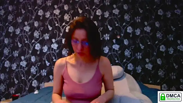 Sophi Cute online show from May 15, 2026, 2:35 pm