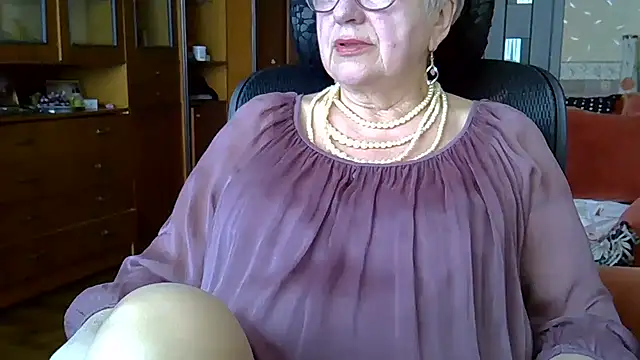 SweetCherry27 online show from March 18, 2025, 10:03 am