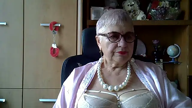 SweetCherry27 online show from September 25, 2025, 5:22 am