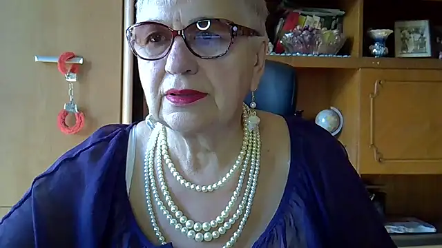 SweetCherry27 online show from September 27, 2025, 5:01 am