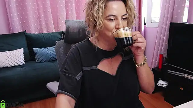 CarrieLoveX online show from September 22, 2025, 5:20 am