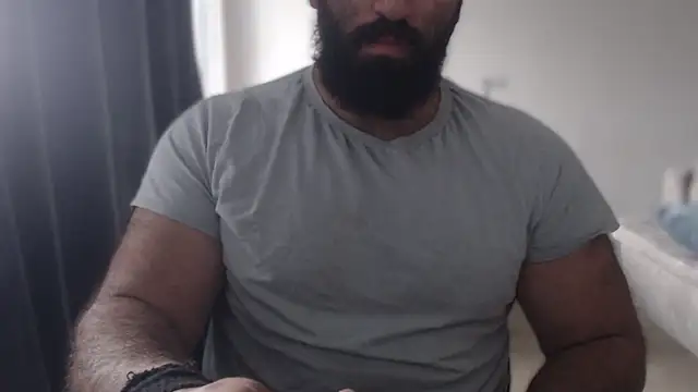 Snapshot of hugemachohandsome chatting on September 18, 2025, 6:37 am hugemachohandsome online show from September 18, 2025, 6:37 am