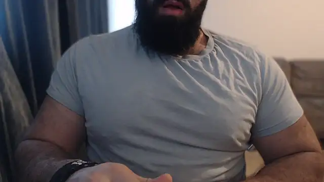 hugemachohandsome online show from November 15, 2025, 9:39 am