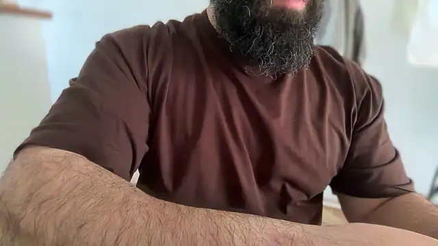 hugemachohandsome online show from March 26, 2026, 1:38 pm