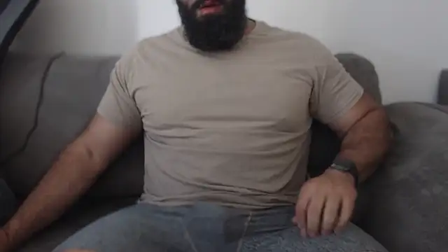 Snapshot of hugemachohandsome chatting on June 30, 2026, 6:47 am hugemachohandsome online show from June 30, 2026, 6:47 am