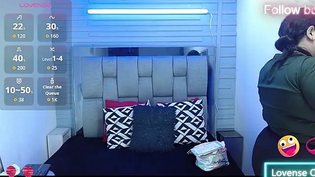 evelin zaens online show from September 10, 2025, 3:17 am