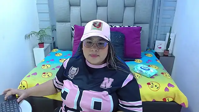 evelin zaens online show from March 9, 2026, 3:54 am