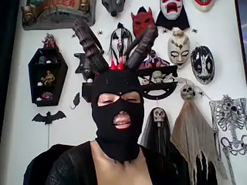 Snapshot of FeticheMacabre chatting on December 2, 2025, 5:19 pm FeticheMacabre online show from December 2, 2025, 5:19 pm