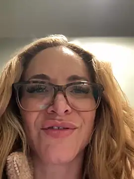 MessyNastyQueen online show from December 16, 2024, 9:41 pm