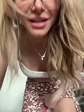 MessyNastyQueen online show from March 22, 2025, 8:59 pm