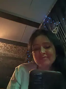 Snapshot of KikiXRed chatting on November 18, 2025, 7:40 pm KikiXRed online show from November 18, 2025, 7:40 pm