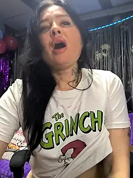 KikiXRed online show from February 20, 2026, 5:13 pm