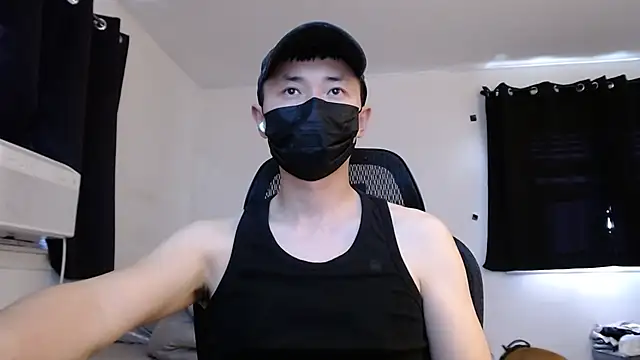 twbobo00715 online show from October 3, 2025, 9:01 pm