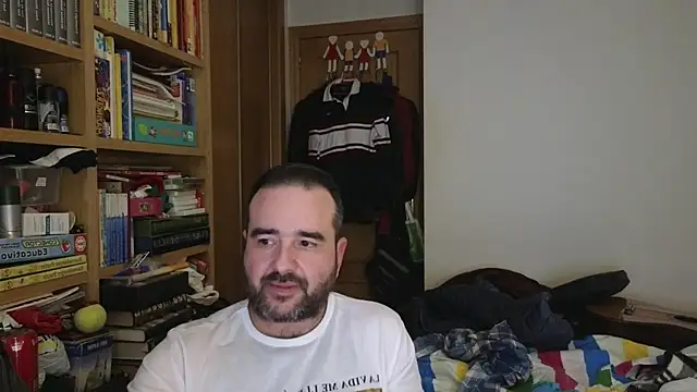 curiosillo83 online show from April 4, 2026, 8:45 am