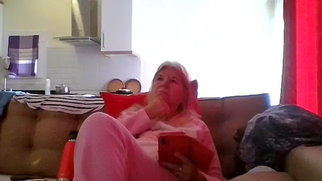 TrustfulVampire1 online show from December 3, 2025, 6:10 am