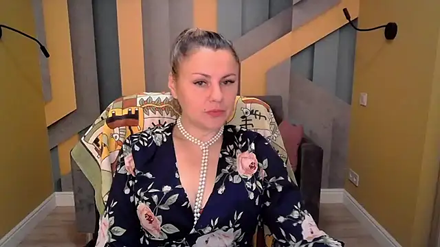 Candy Long online show from October 14, 2025, 5:30 am