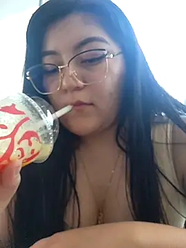 Sakura 0505 online show from April 16, 2026, 8:53 pm