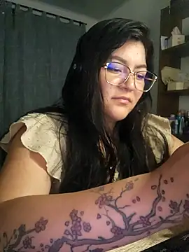 Sakura 0505 online show from April 25, 2026, 4:04 am