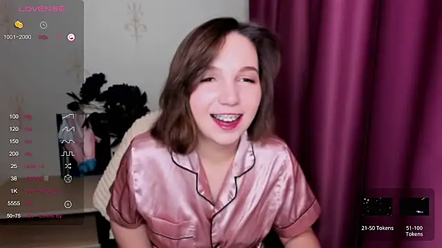 KindHazelHere  online show from February 14, 2025, 12:14 pm