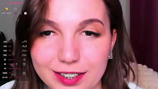 KindHazelHere  online show from March 11, 2025, 4:32 am