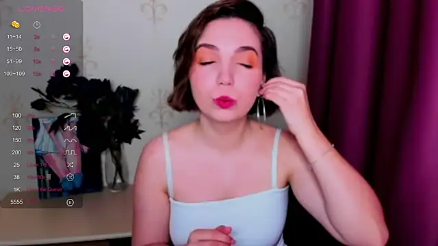 KindHazelHere  online show from October 4, 2025, 8:12 am