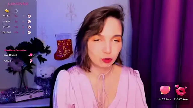 KindHazelHere  online show from December 19, 2025, 4:25 pm