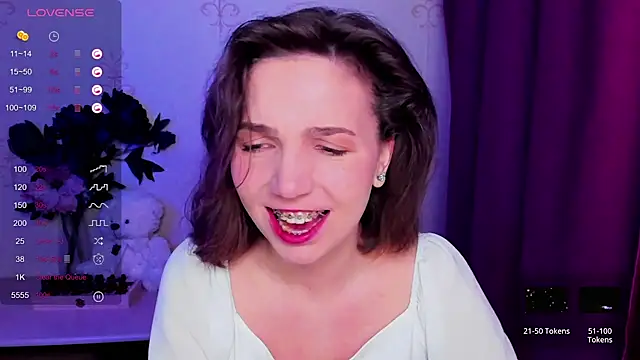 KindHazelHere  online show from February 20, 2026, 10:32 pm