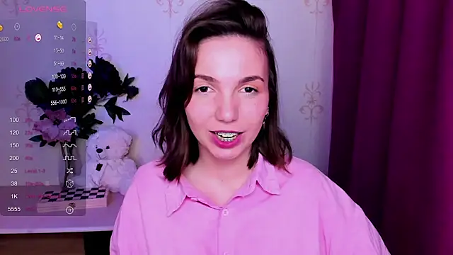 KindHazelHere  online show from April 11, 2026, 6:18 am