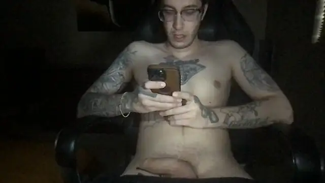 Bwcjoshbanks online show from April 21, 2026, 11:29 pm