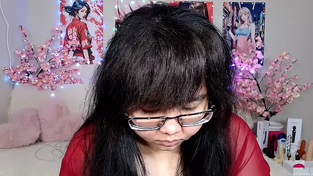 Moertomlly online show from April 18, 2026, 4:27 am