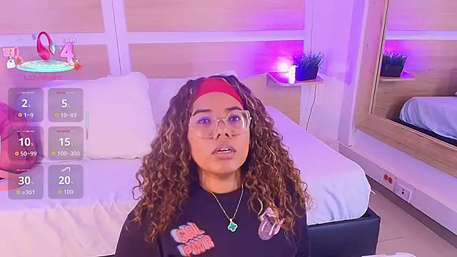  nickypurple  online show from November 25, 2025, 7:14 pm