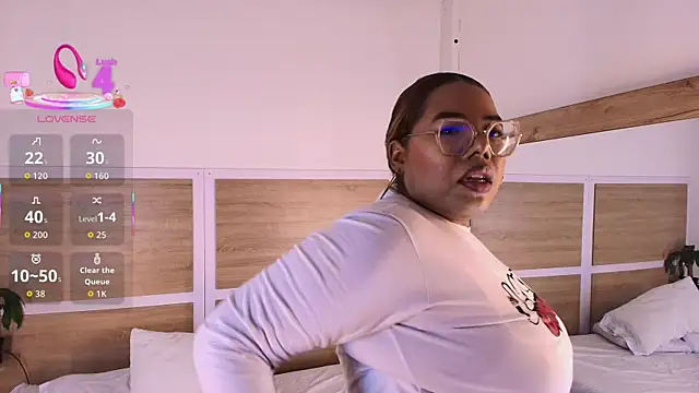  nickypurple  online show from January 15, 2026, 7:06 pm