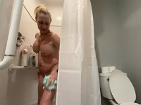 TiffaneyLove online show from March 20, 2026, 8:25 pm