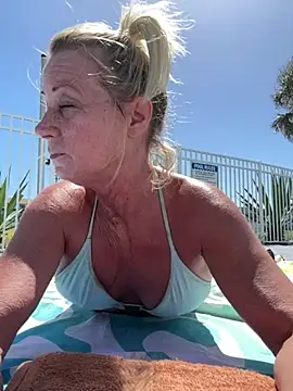 TiffaneyLove online show from April 5, 2026, 4:04 pm